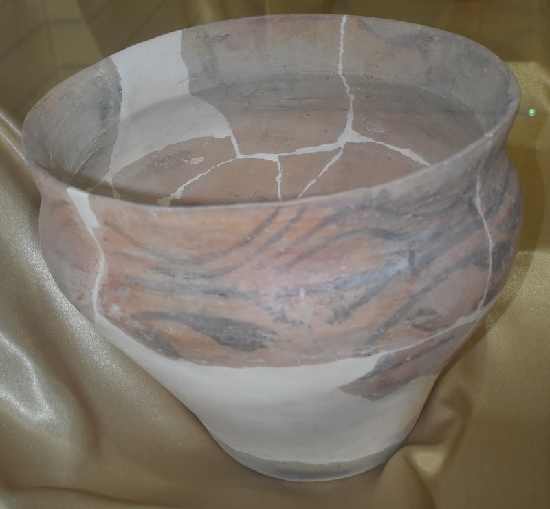Археологія. Посудина (Трипільська кераміка)