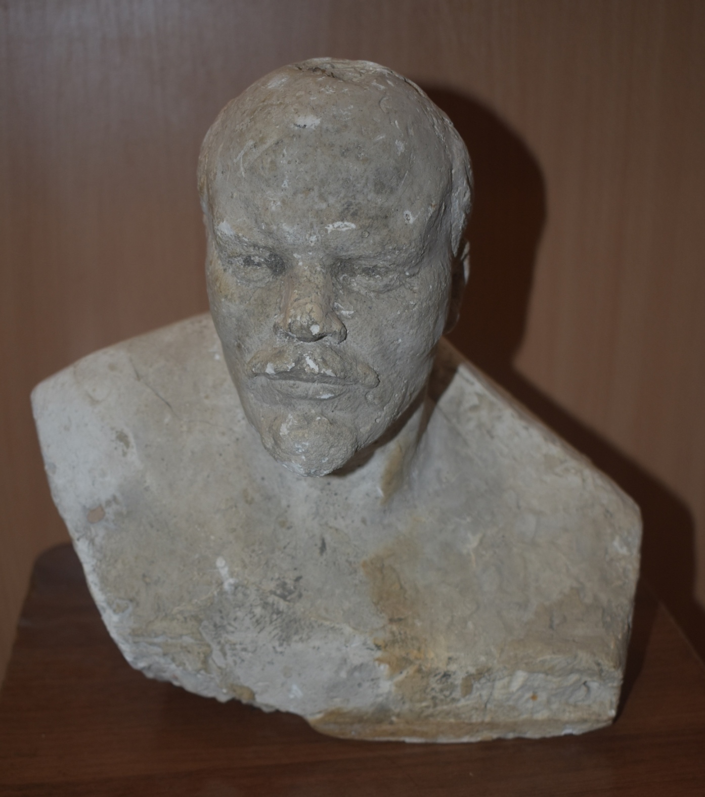 Мистецтво. Скультура. Бюст (горельєф, фрагмент) "Портрет В. І. Леніна" 