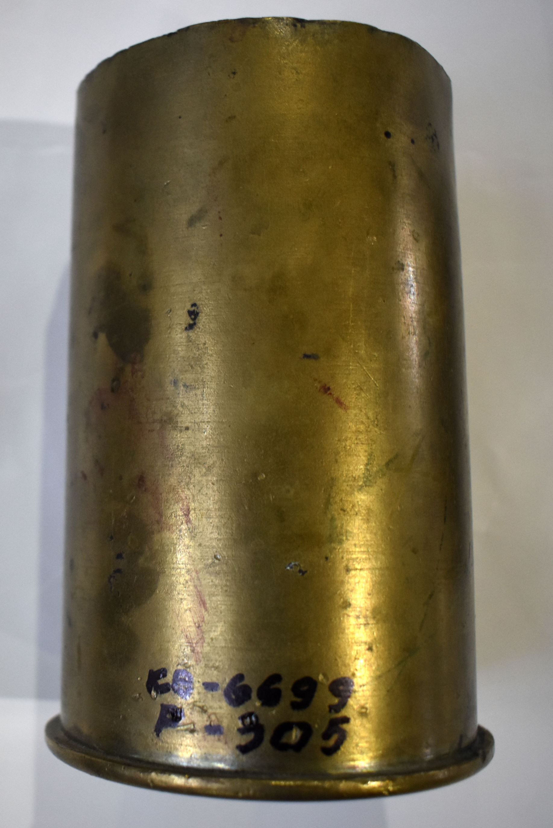 Речі. Підставка для олівців з артилерійської гільзи 1917р. 