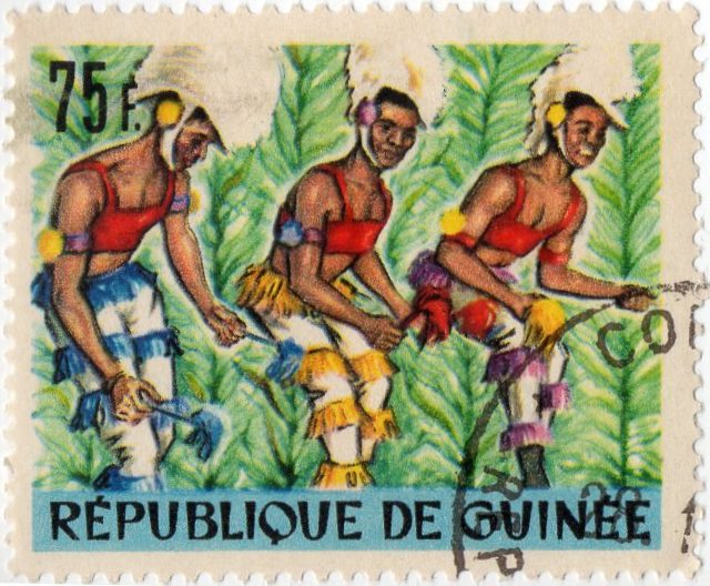 Марка поштова гашена. "Народні танці автохтонного населення Республіки Ґвінея. République de Guinée".